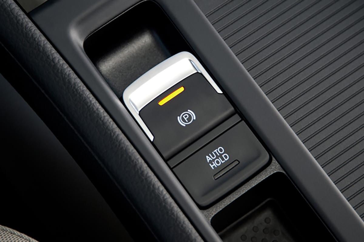 Auto Hold là gì? Người mới lái có nên dùng không?